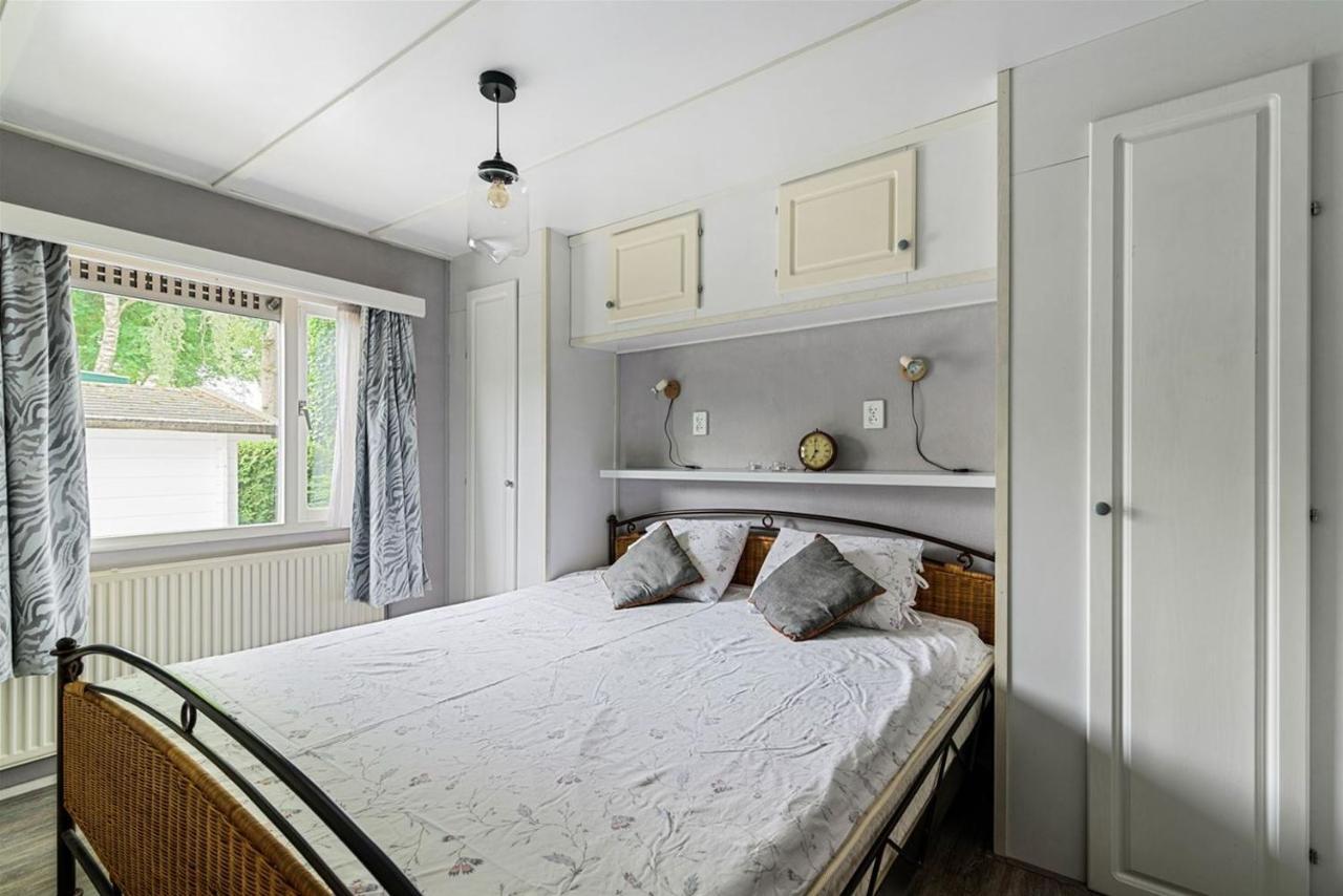 Charmant Chalet Te Voorthuizen Bagian luar foto